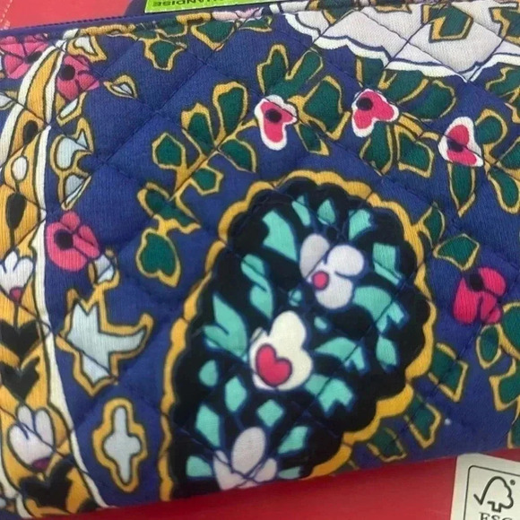 NWT Vera Bradley Iconic RFID Front Zip Wristlet Romantic Paisley Blue - Picture 2 of 8